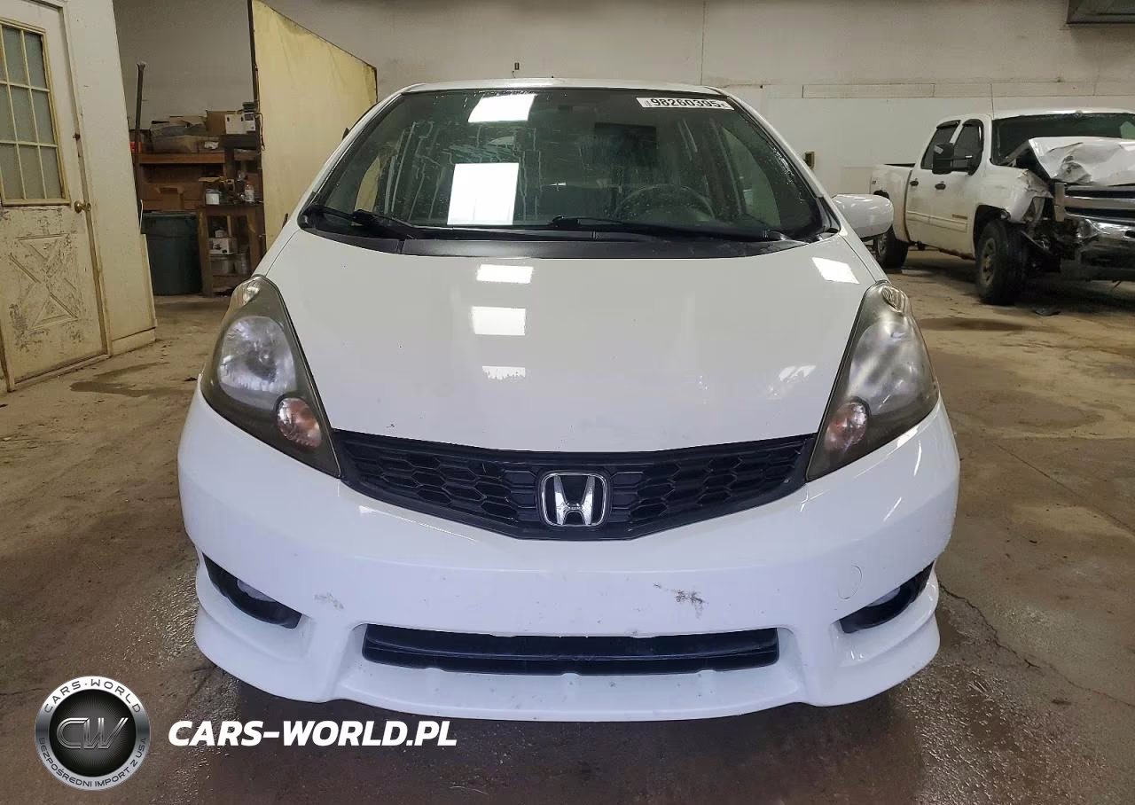 2013 Honda Fit Sport VIN:JHMGE8H51DC064341 - 5