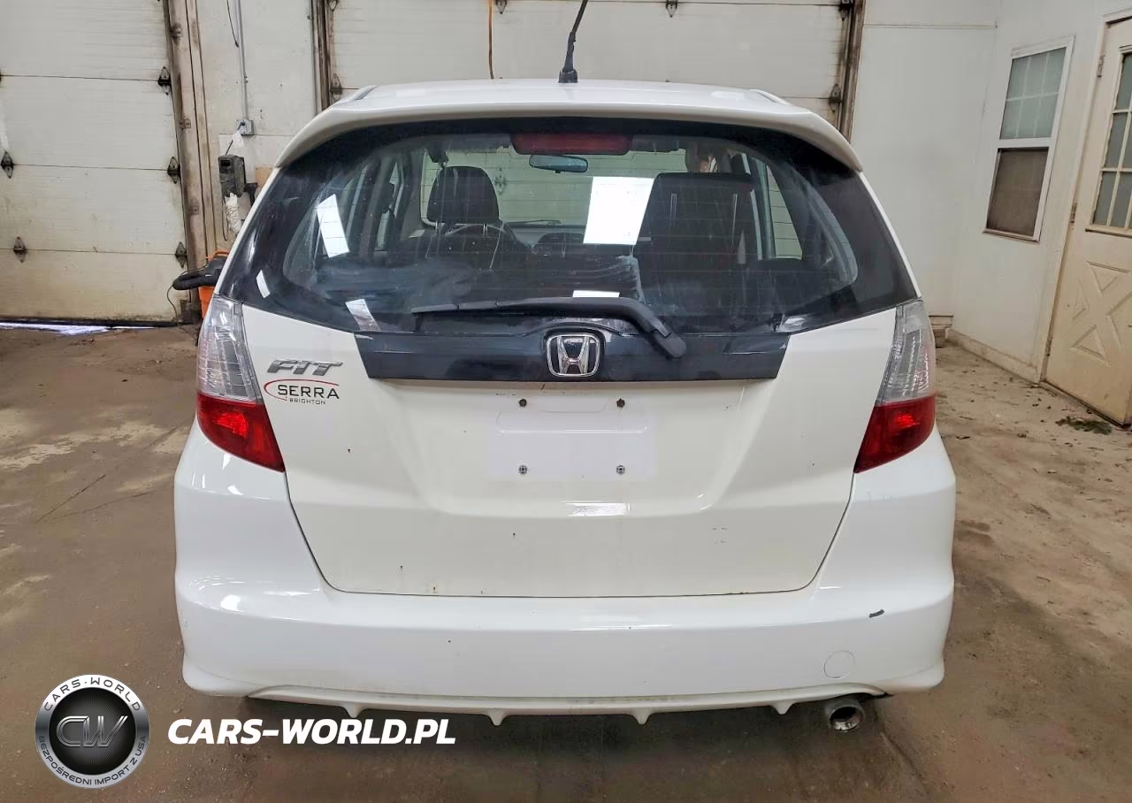 2013 Honda Fit Sport VIN:JHMGE8H51DC064341 - 6