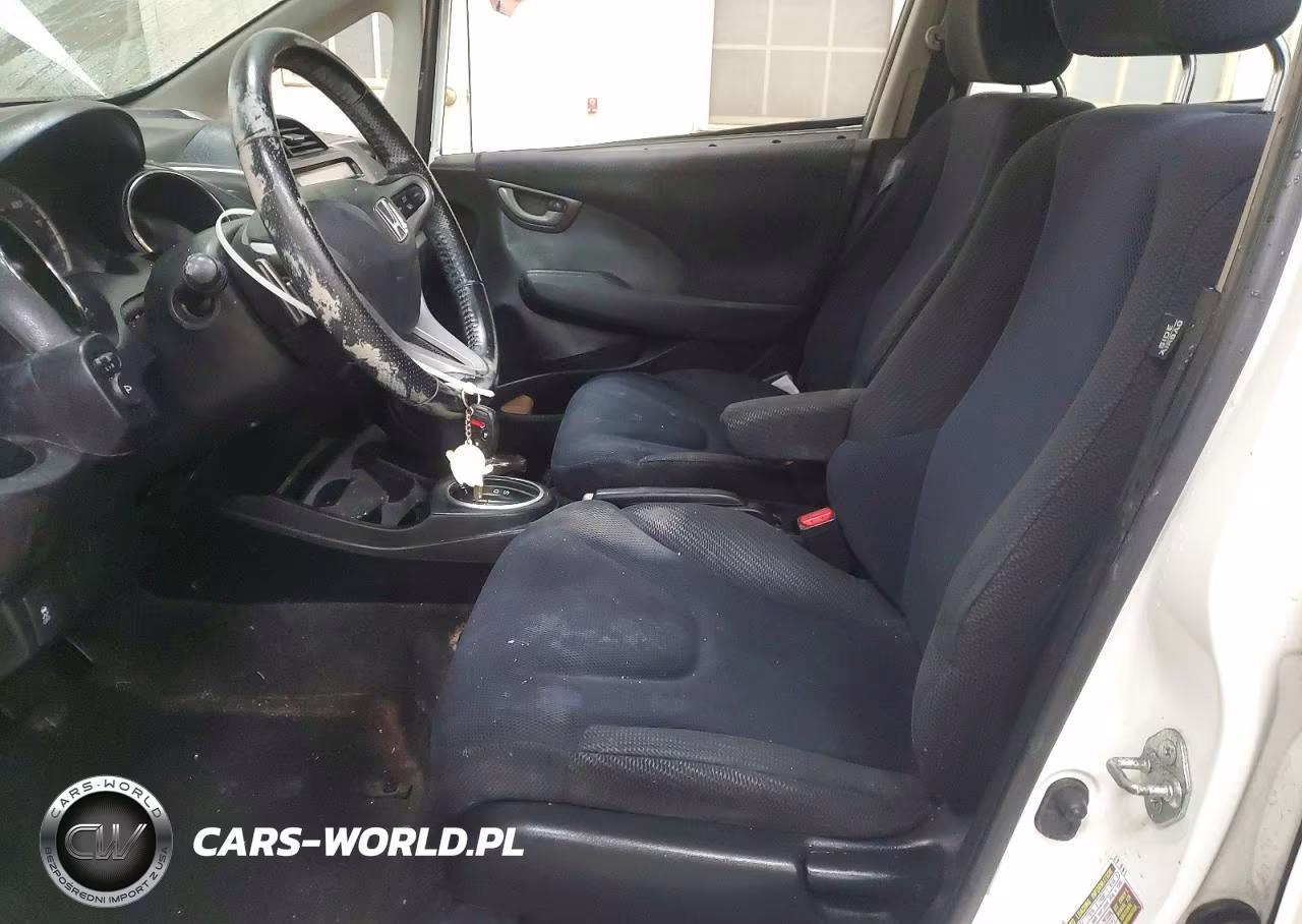 2013 Honda Fit Sport VIN:JHMGE8H51DC064341 - 7