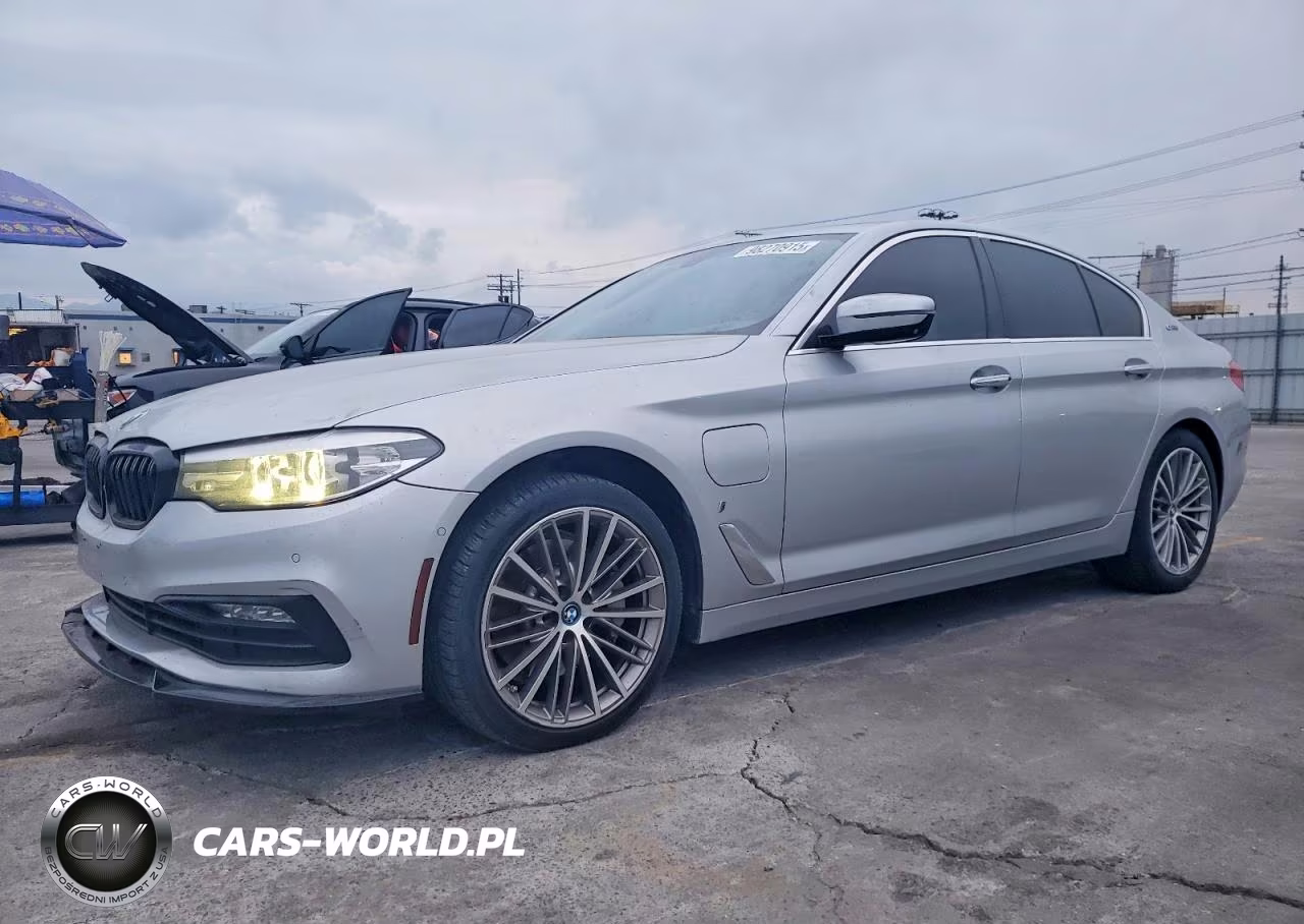 2018 BMW 530E