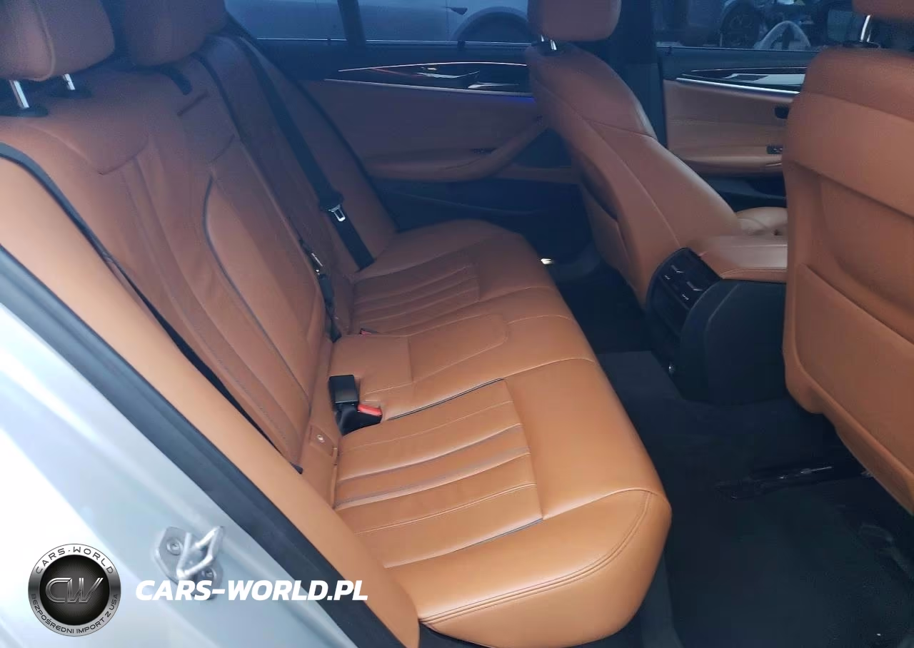 2018 BMW 530E VIN:WBAJA9C51JB033458 - 10