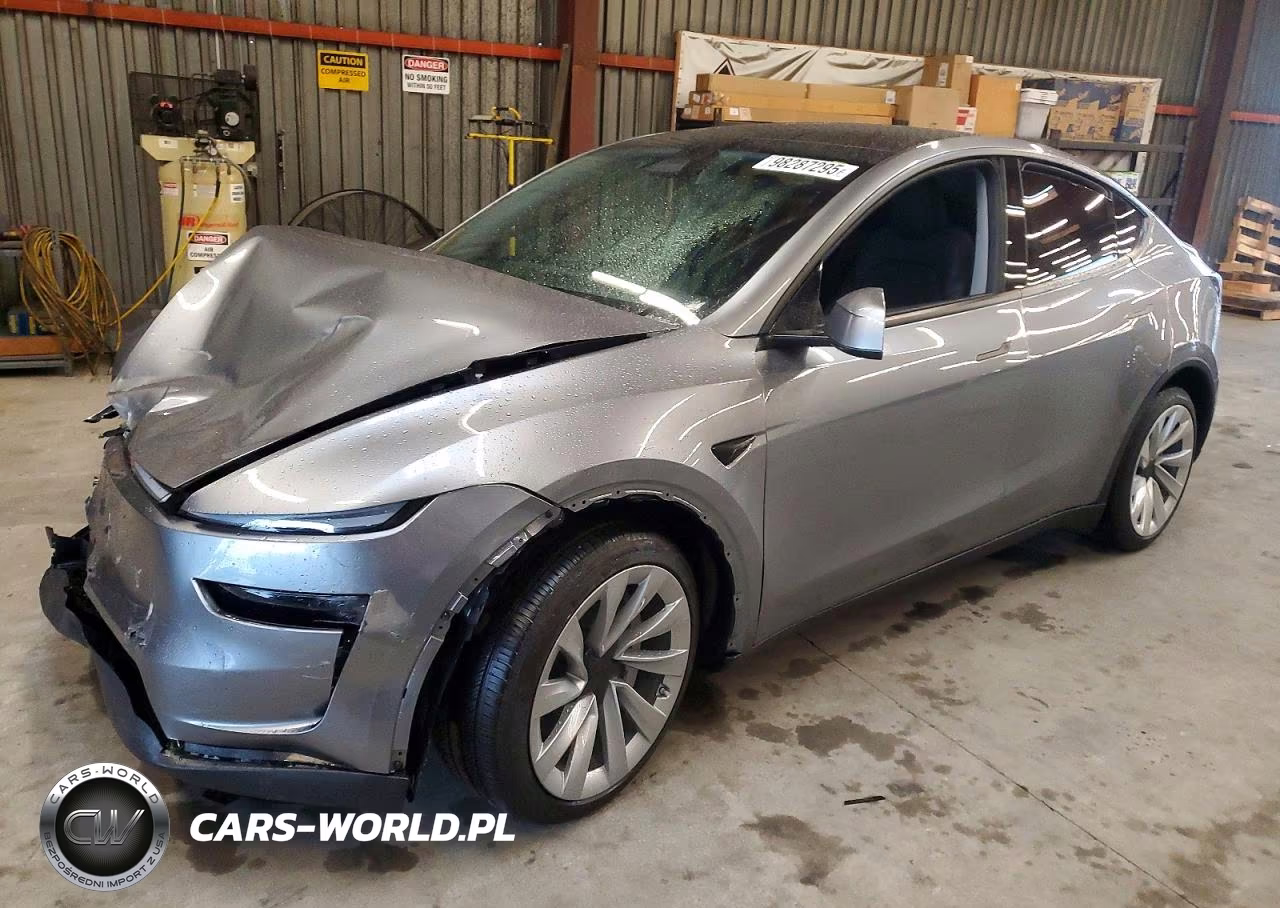 2026 Tesla Model Y – zdjęcie 1 z 12