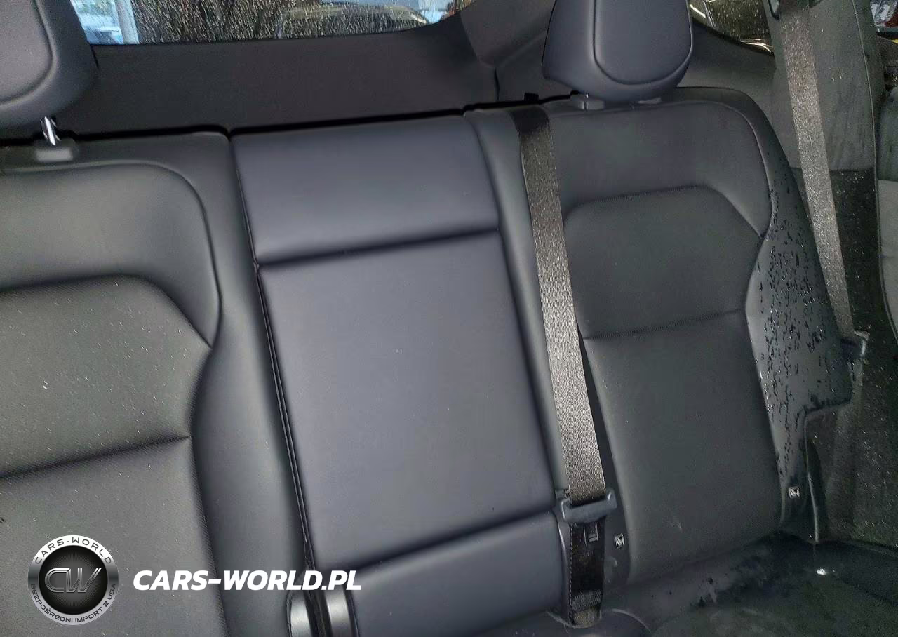 2026 Tesla Model Y VIN:7SAYGDEE1TF330121 - 10