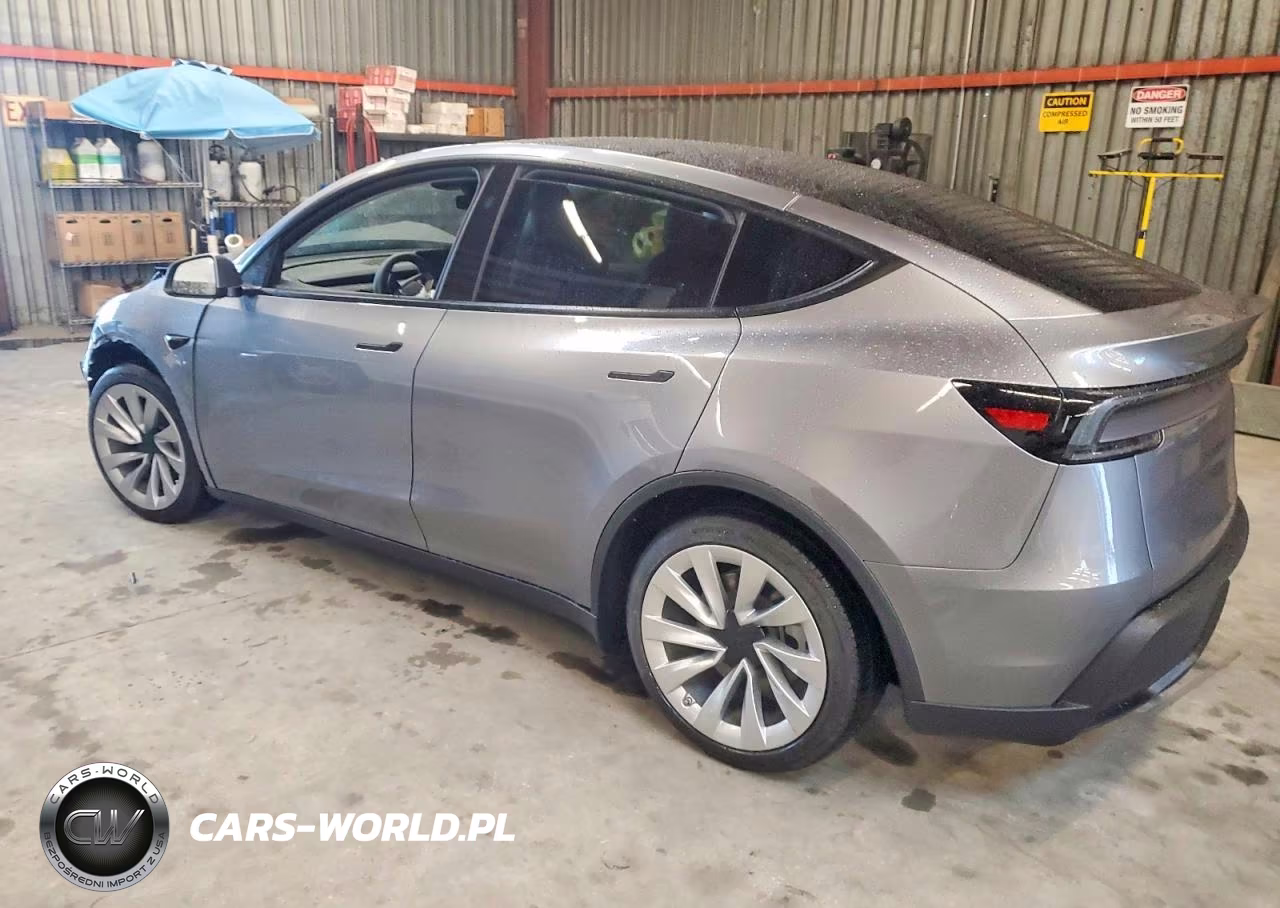 2026 Tesla Model Y VIN:7SAYGDEE1TF330121 - 2