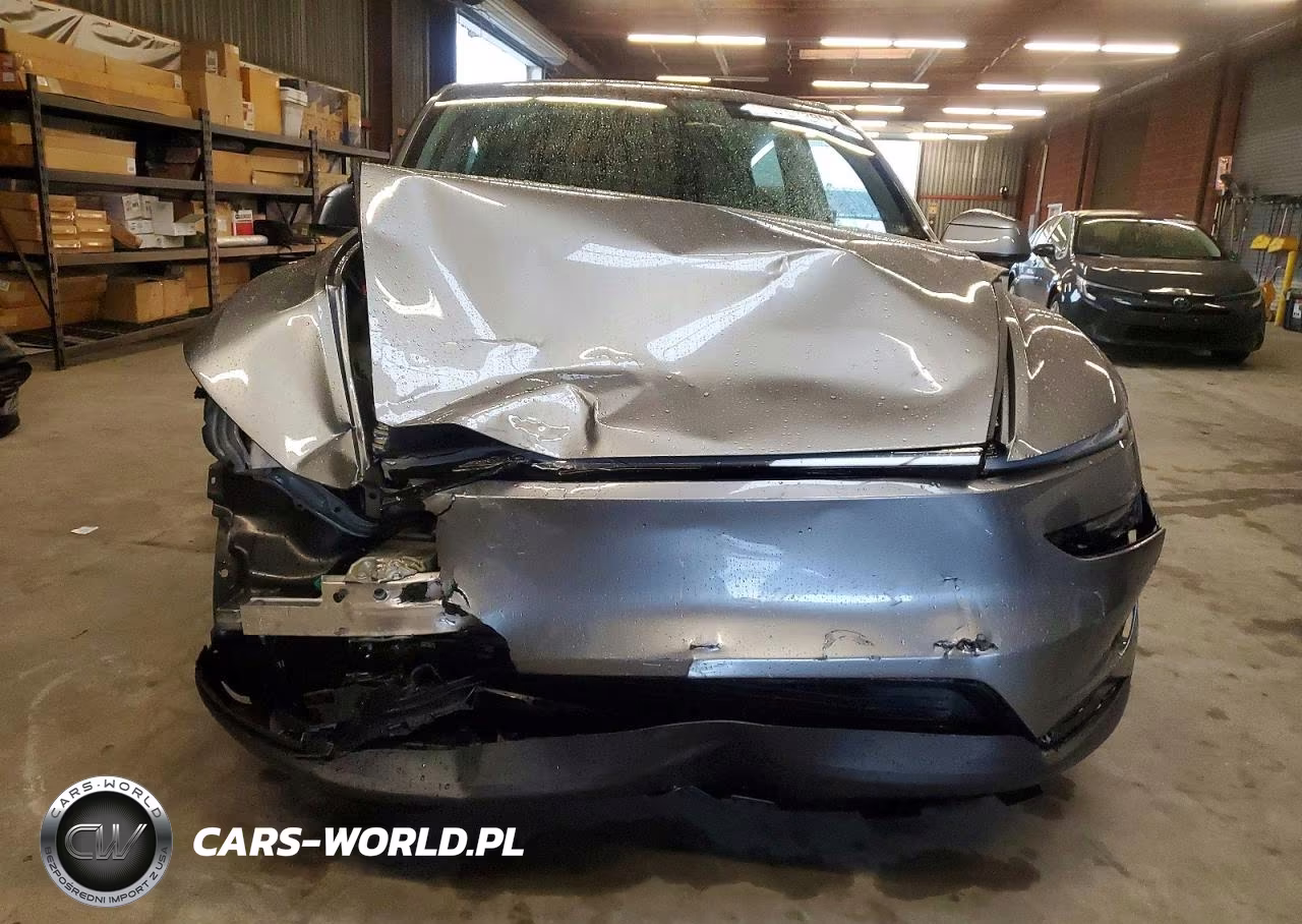 2026 Tesla Model Y VIN:7SAYGDEE1TF330121 - 5