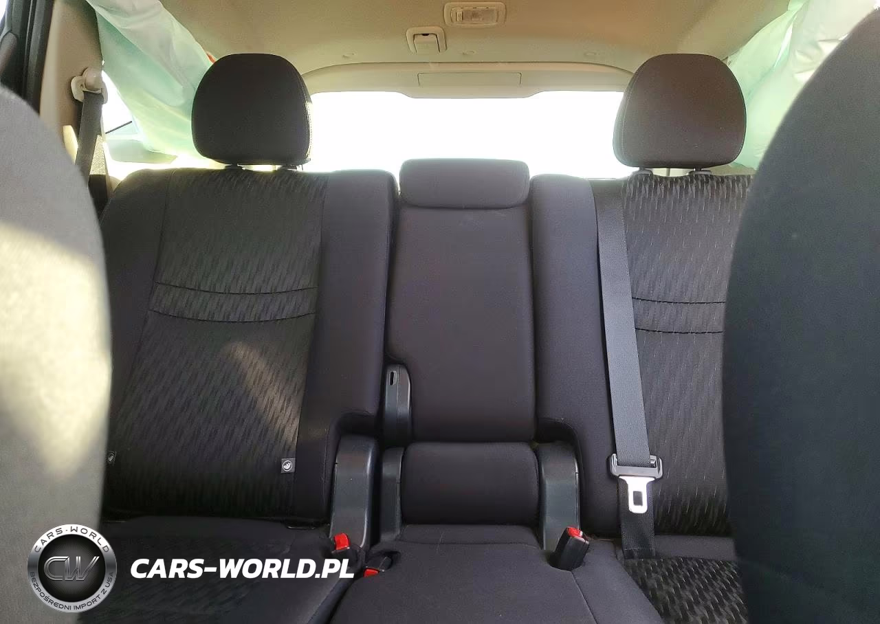 2019 Nissan Rogue S VIN:5N1AT2MV4KC753718 - 10