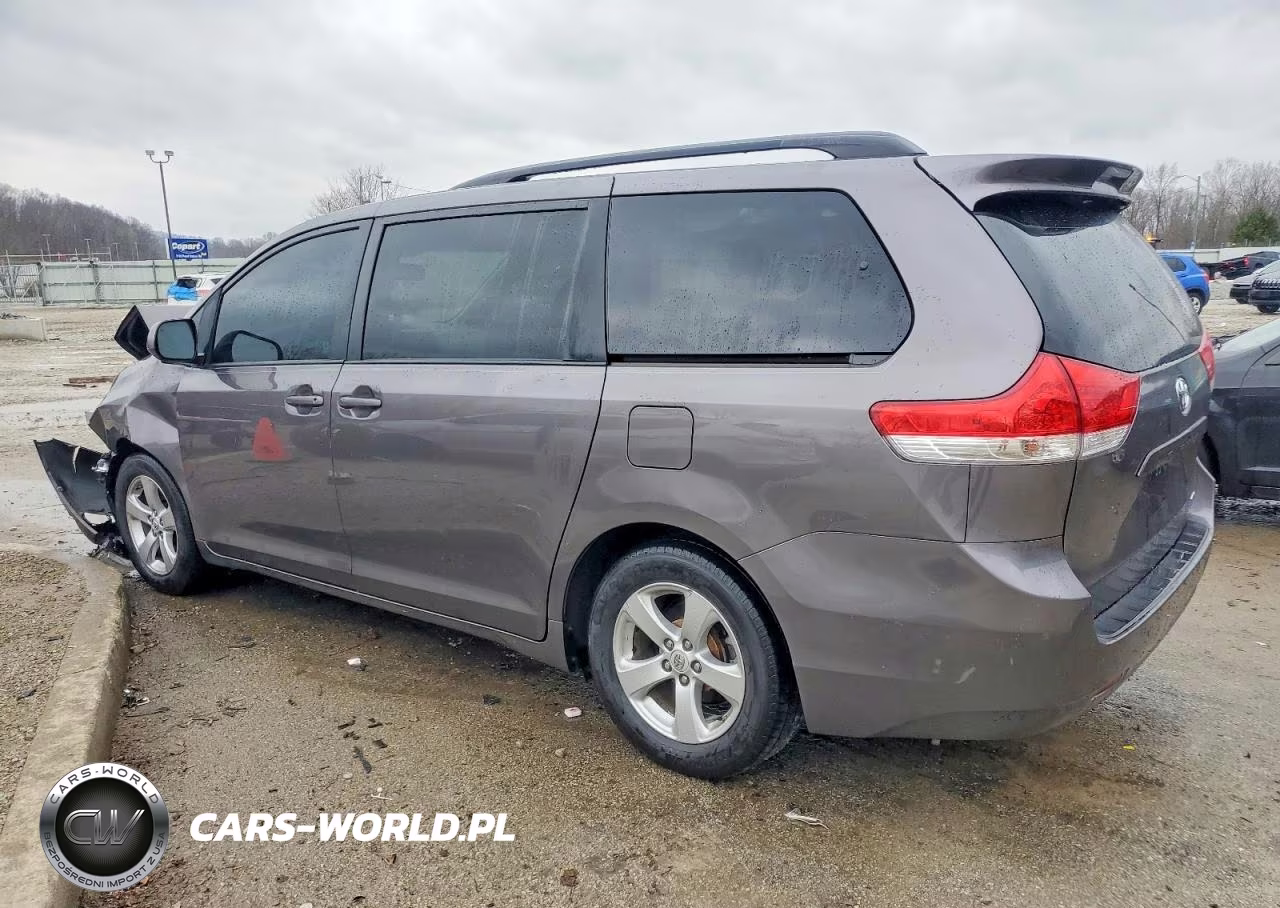 2013 Toyota Sienna Le 8-Passenger VIN:5TDKK3DC4DS291260 - 2