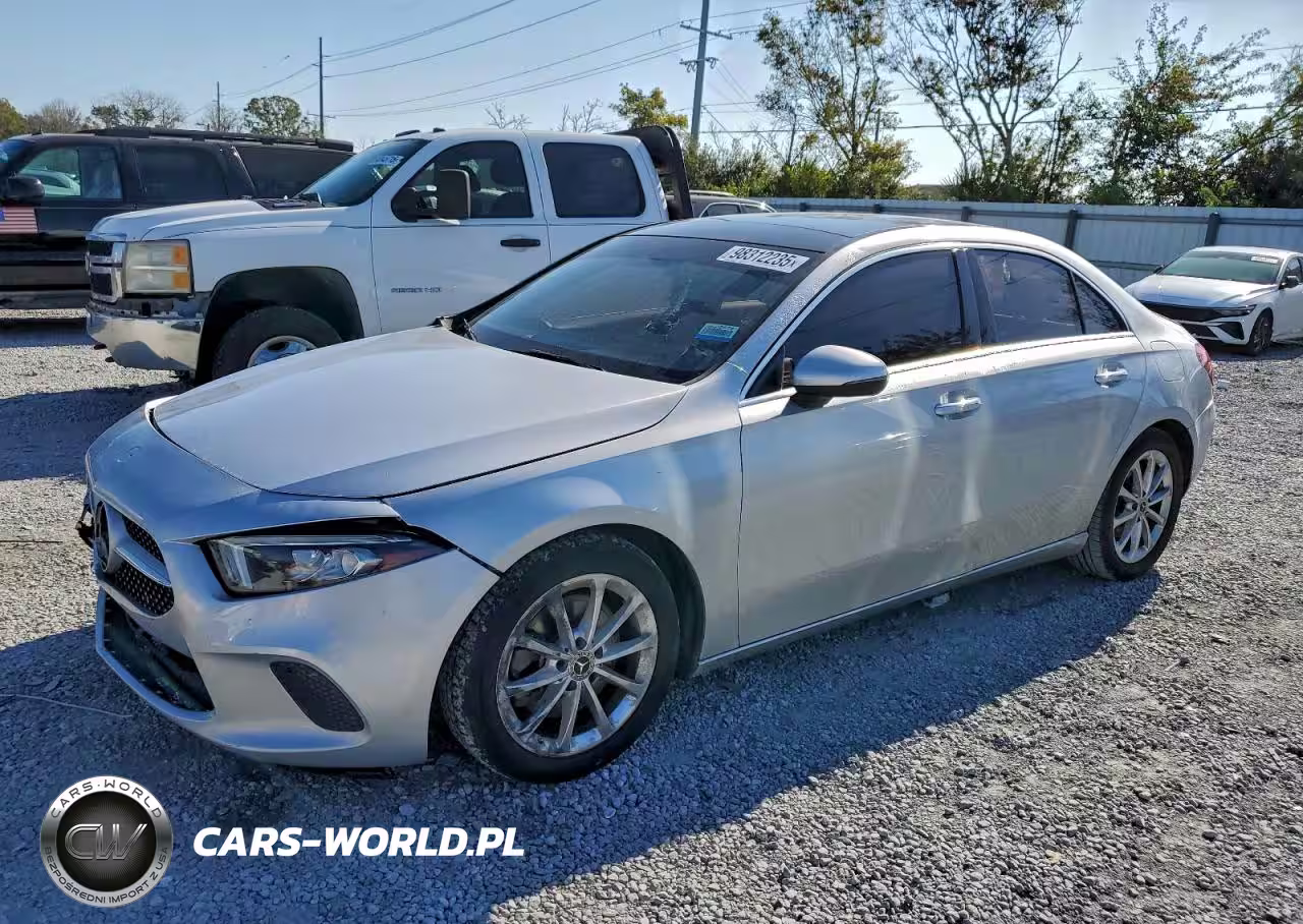 2021 Mercedes-Benz A 220