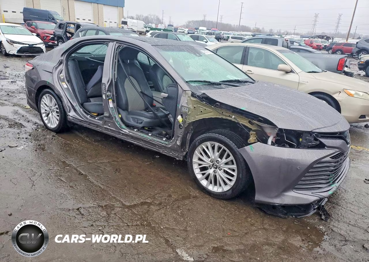 2018 Toyota Camry Xse VIN:4T1BZ1HK5JU008661 - 4