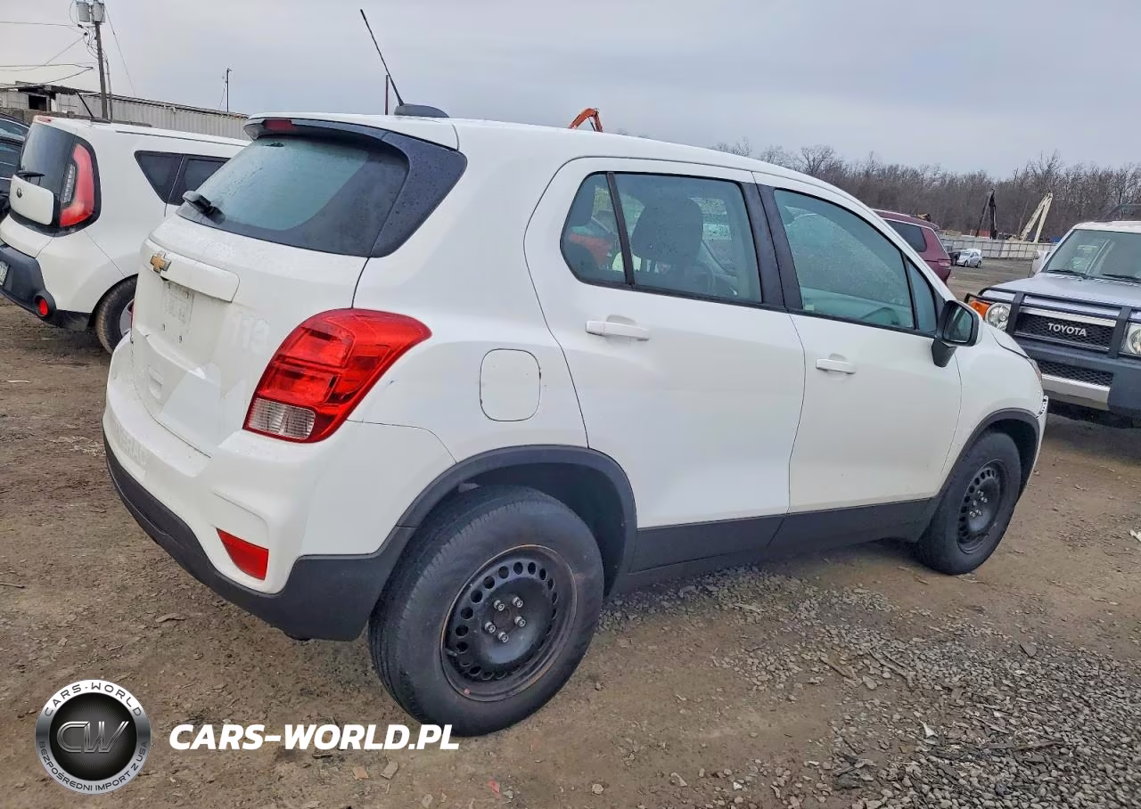 2018 Chevrolet Trax Ls VIN:KL7CJKSB5JB720689 - 3