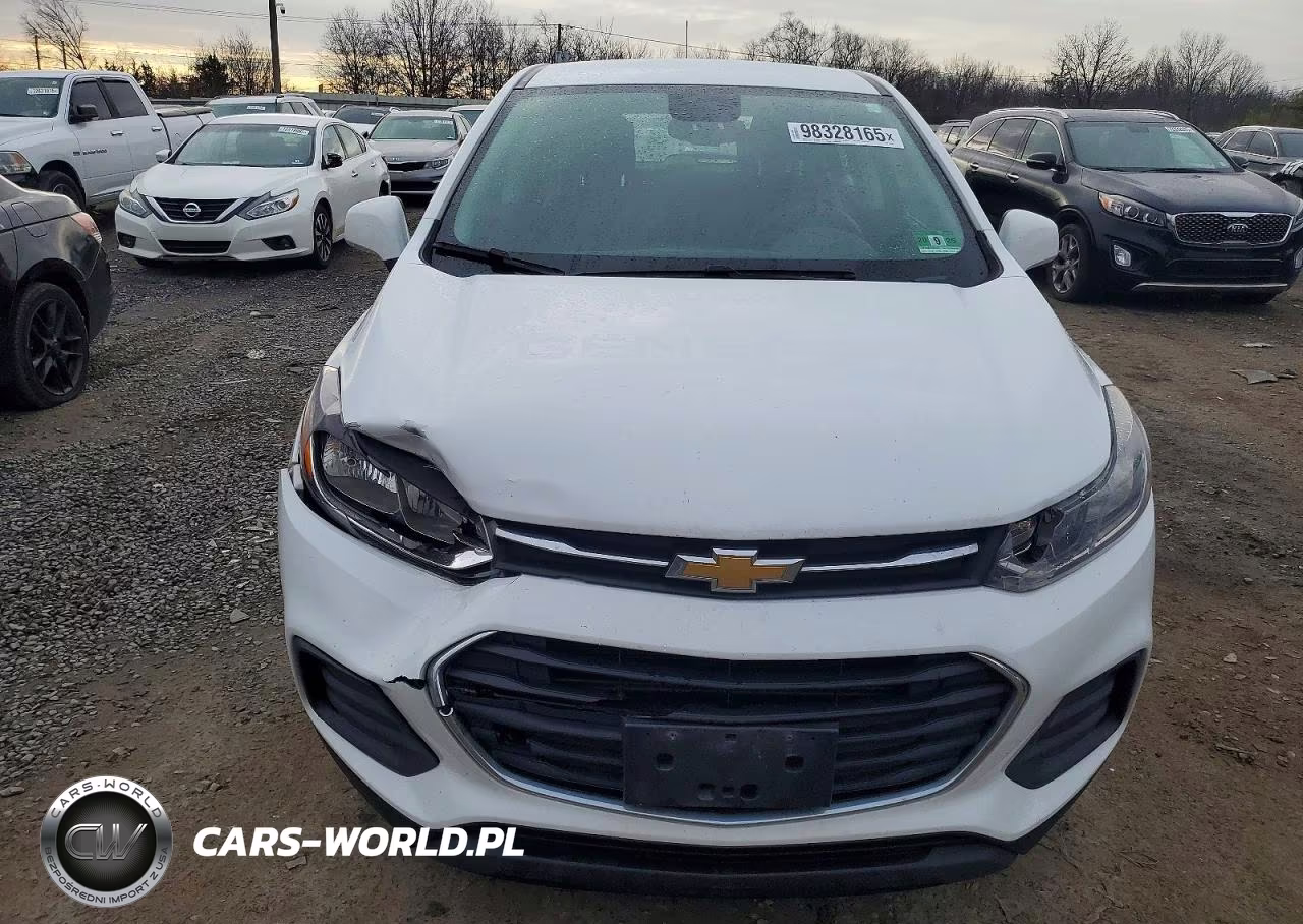 2018 Chevrolet Trax Ls VIN:KL7CJKSB5JB720689 - 5