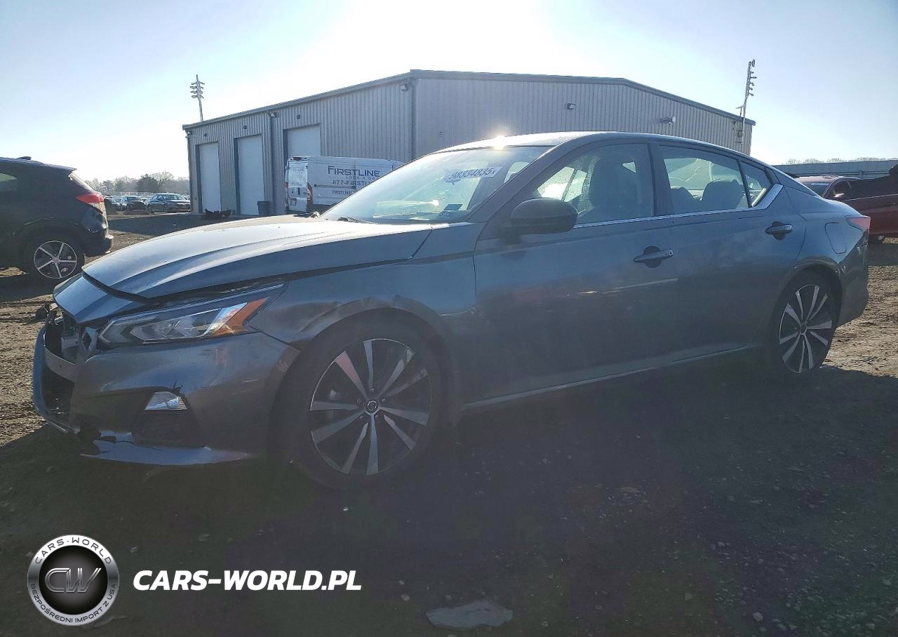 2022 Nissan Altima Sr