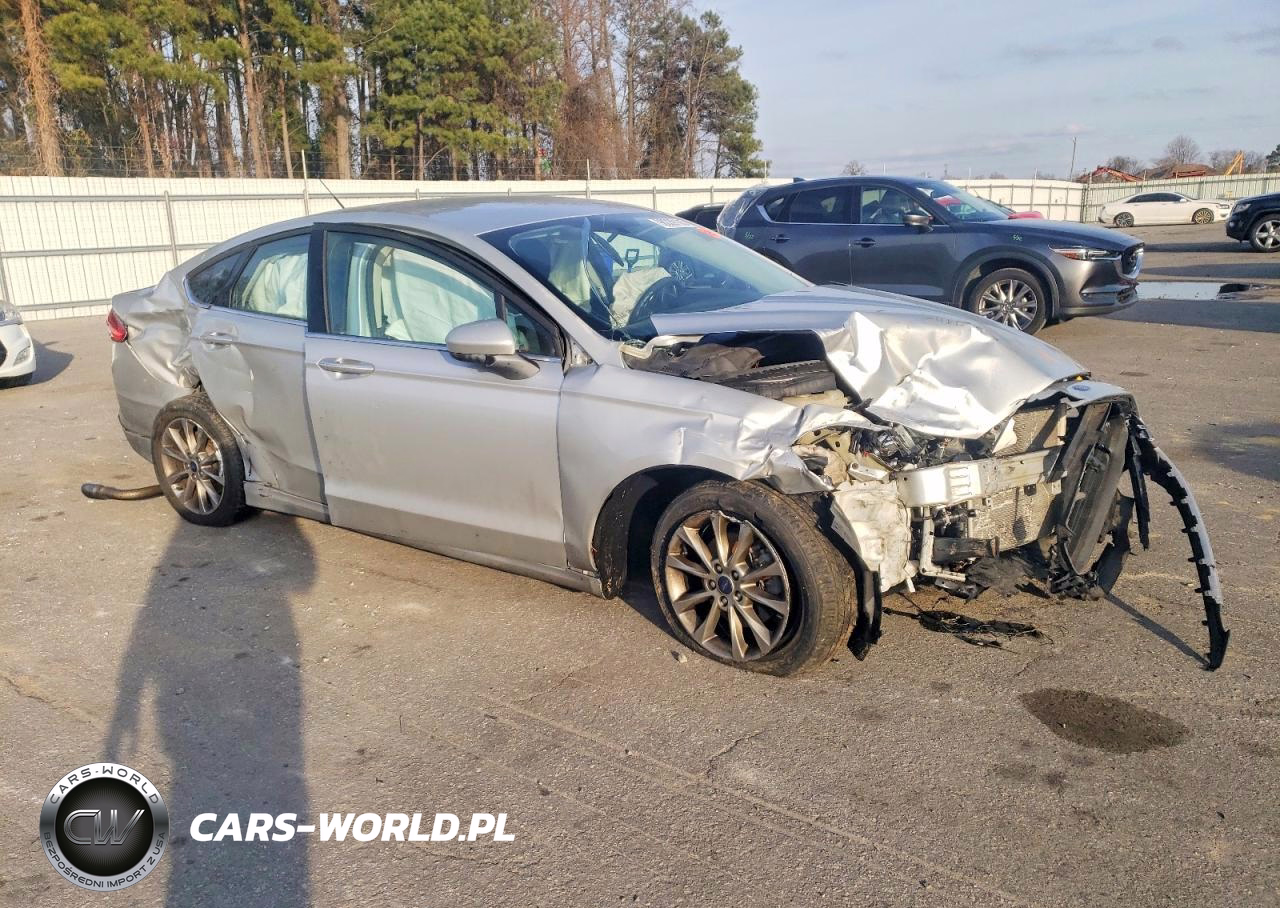 2017 Ford Fusion Se VIN:3FA6P0H77HR249520 - 4