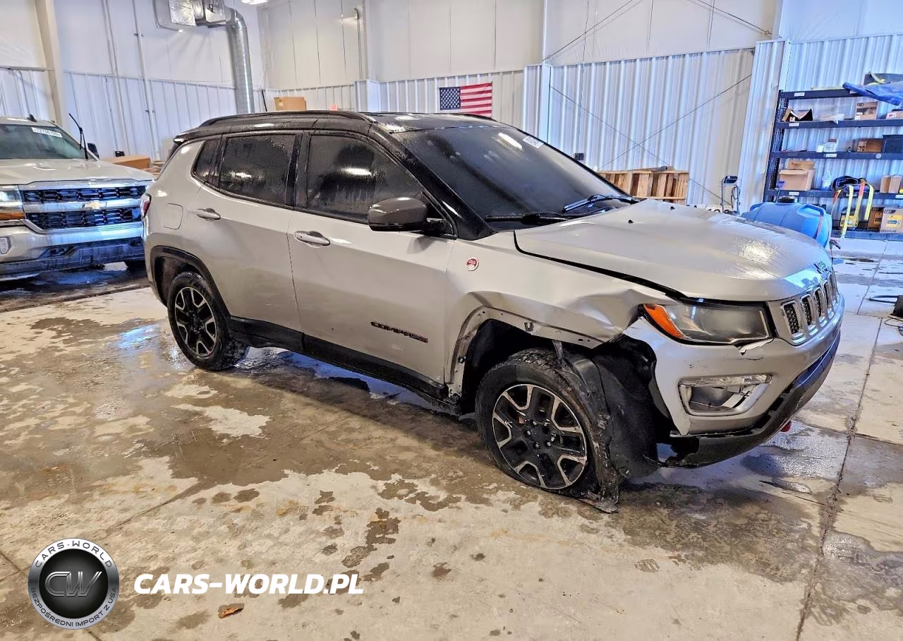 2019 Jeep Compass Trailhawk VIN:3C4NJDDB0KT712827 - 4