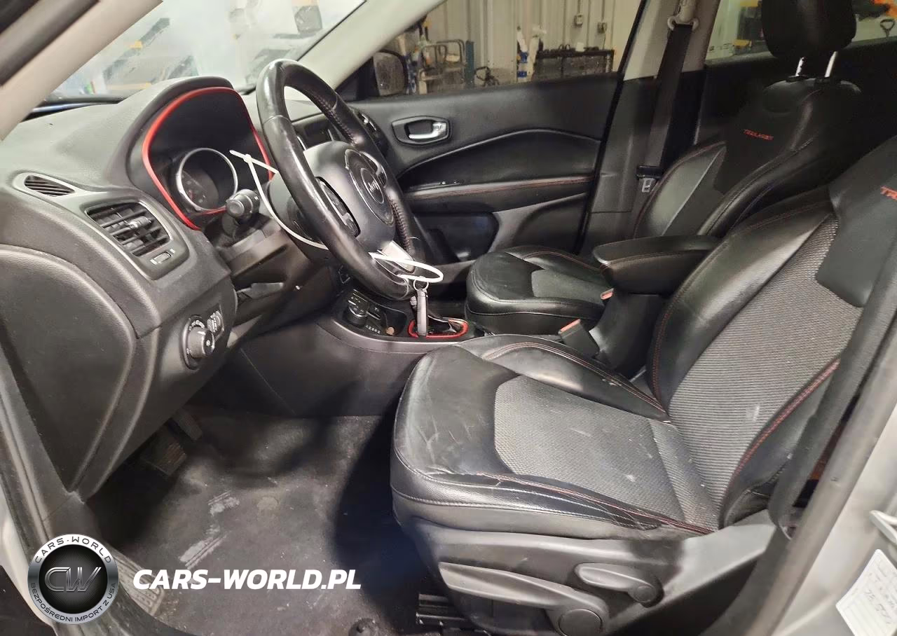 2019 Jeep Compass Trailhawk VIN:3C4NJDDB0KT712827 - 7