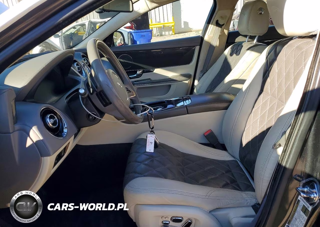 2012 Jaguar Xj VIN:SAJWA1CB2CLV29514 - 7