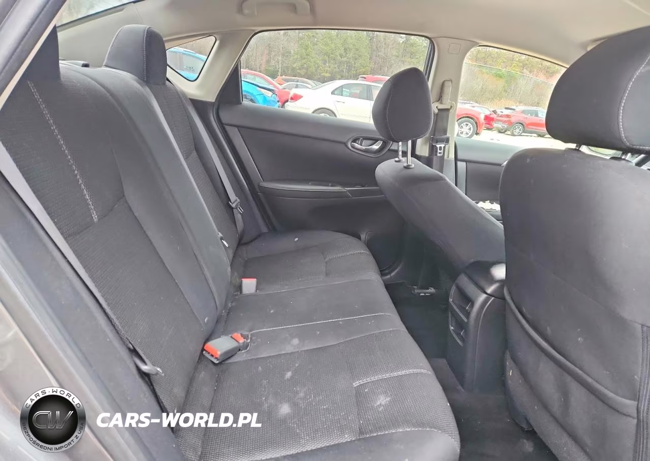 2018 Nissan Sentra S VIN:3N1AB7AP3JY203302 - 10