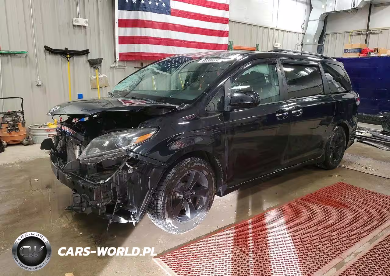 2015 Toyota Sienna Sport