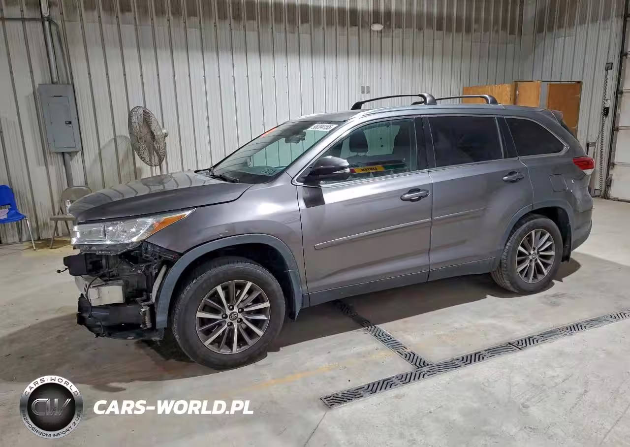 2019 Toyota Highlander Se