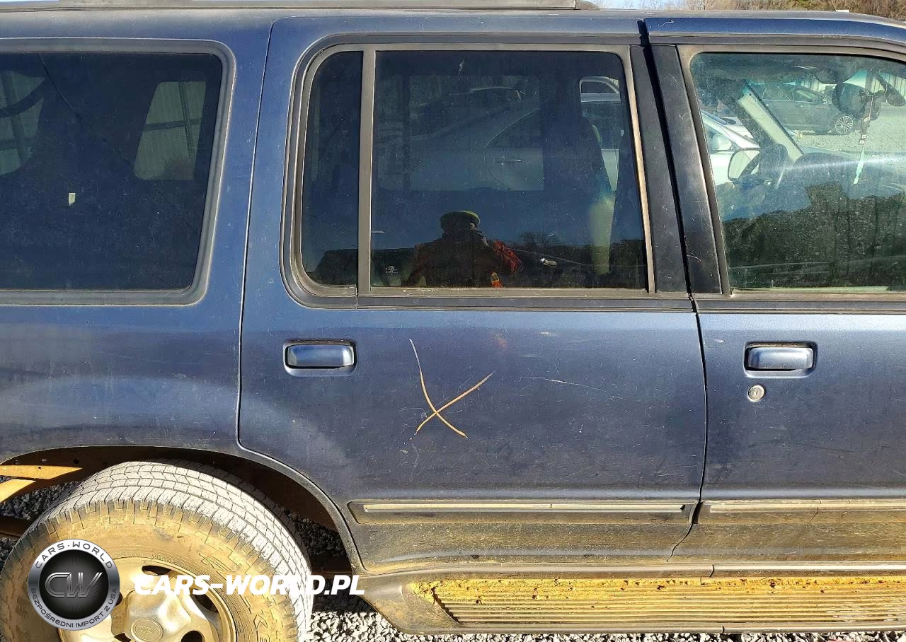 2000 Ford Explorer Xlt VIN:1FMZU63E5YZA24674 - 10