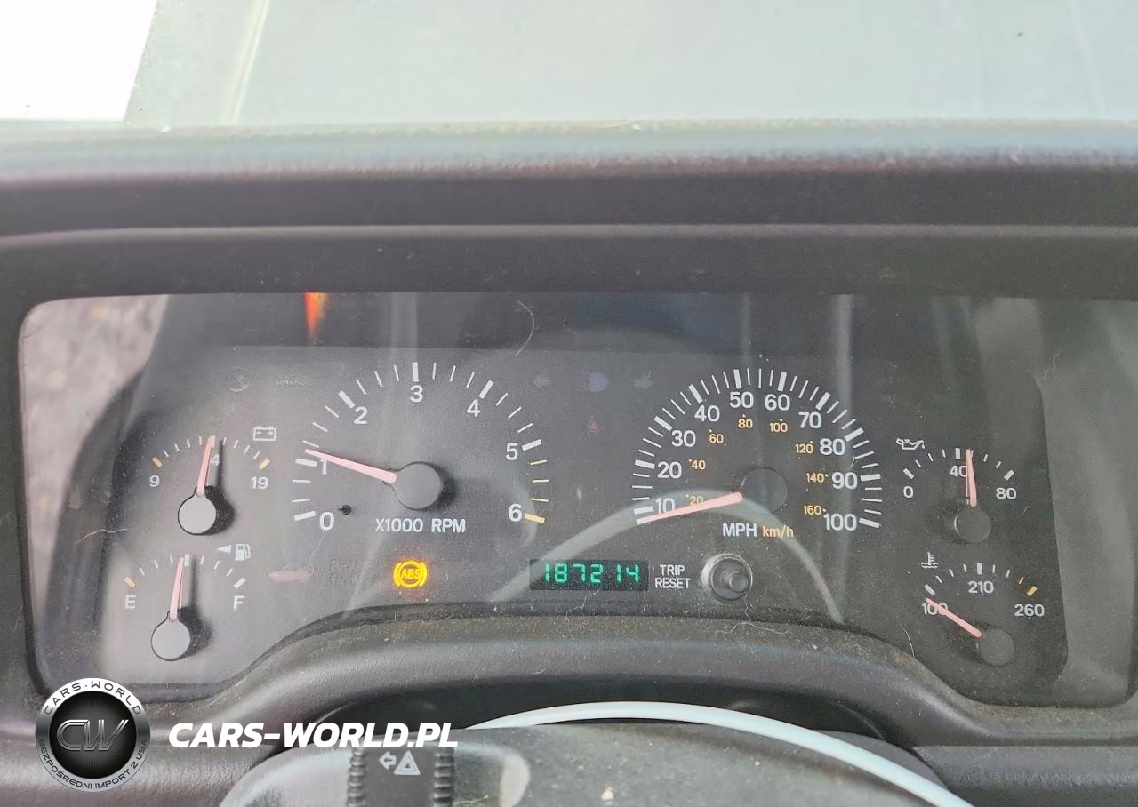2000 Jeep Cherokee Limited VIN:1J4FF68SXYL240579 - 9