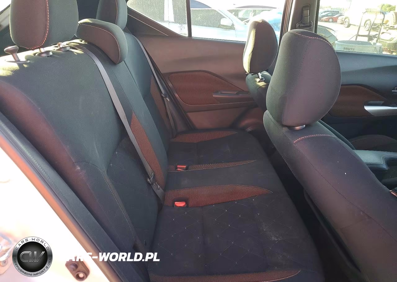 2019 Nissan Kicks S VIN:3N1CP5CU0KL561537 - 10