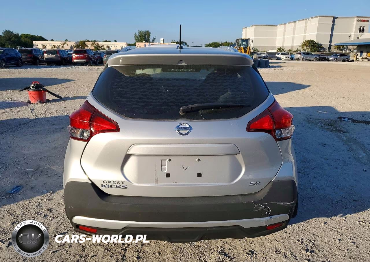 2019 Nissan Kicks S VIN:3N1CP5CU0KL561537 - 6