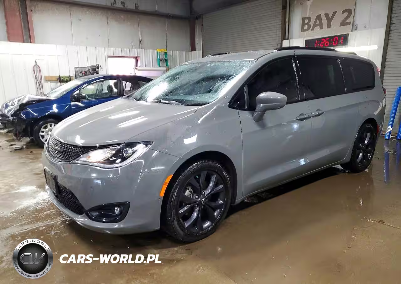 2020 Chrysler Pacifica Touring L Plus