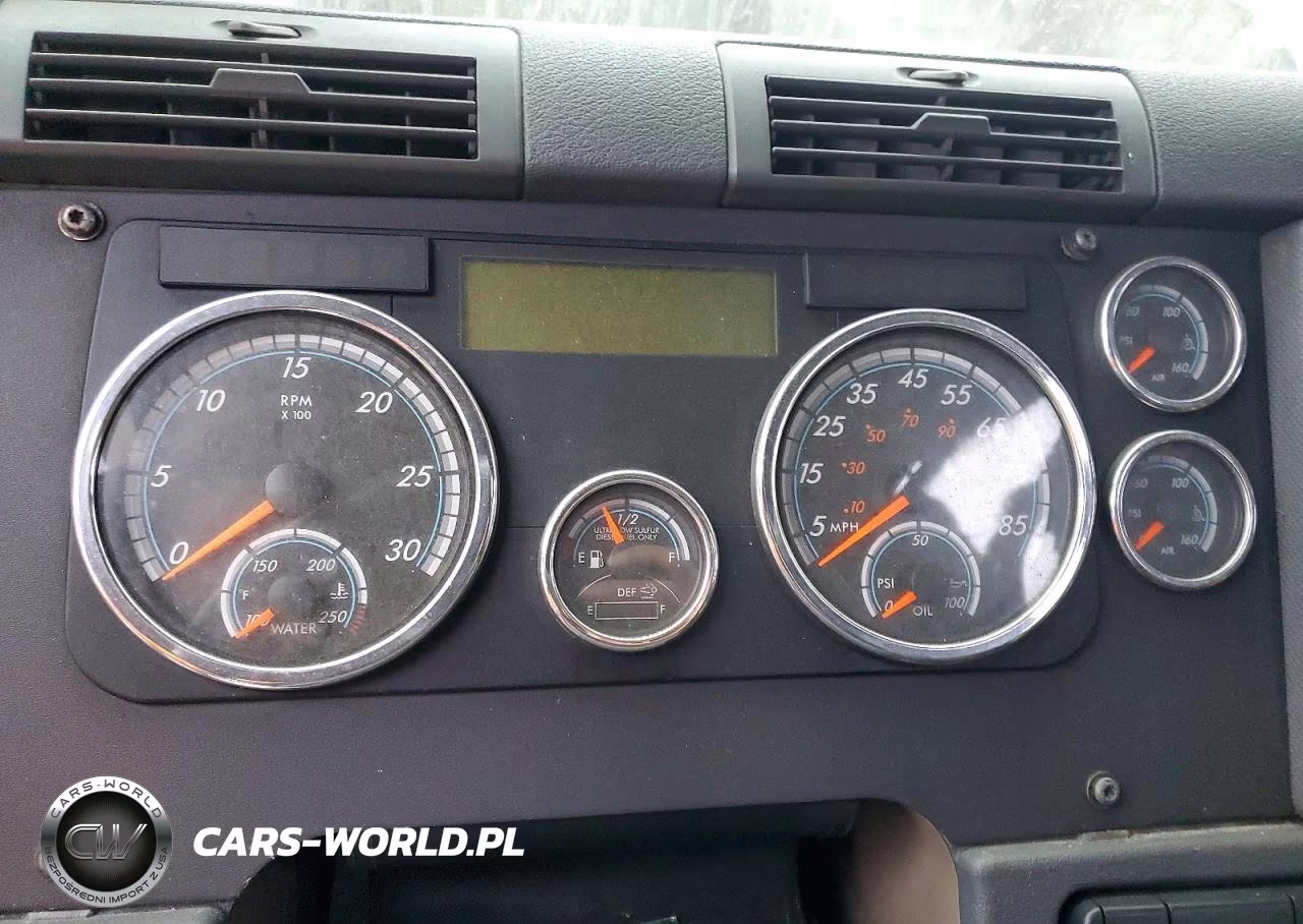 2015 Freightliner Cascadia Semi Truck VIN:3AKGGLDV8FSGS4606 - 8
