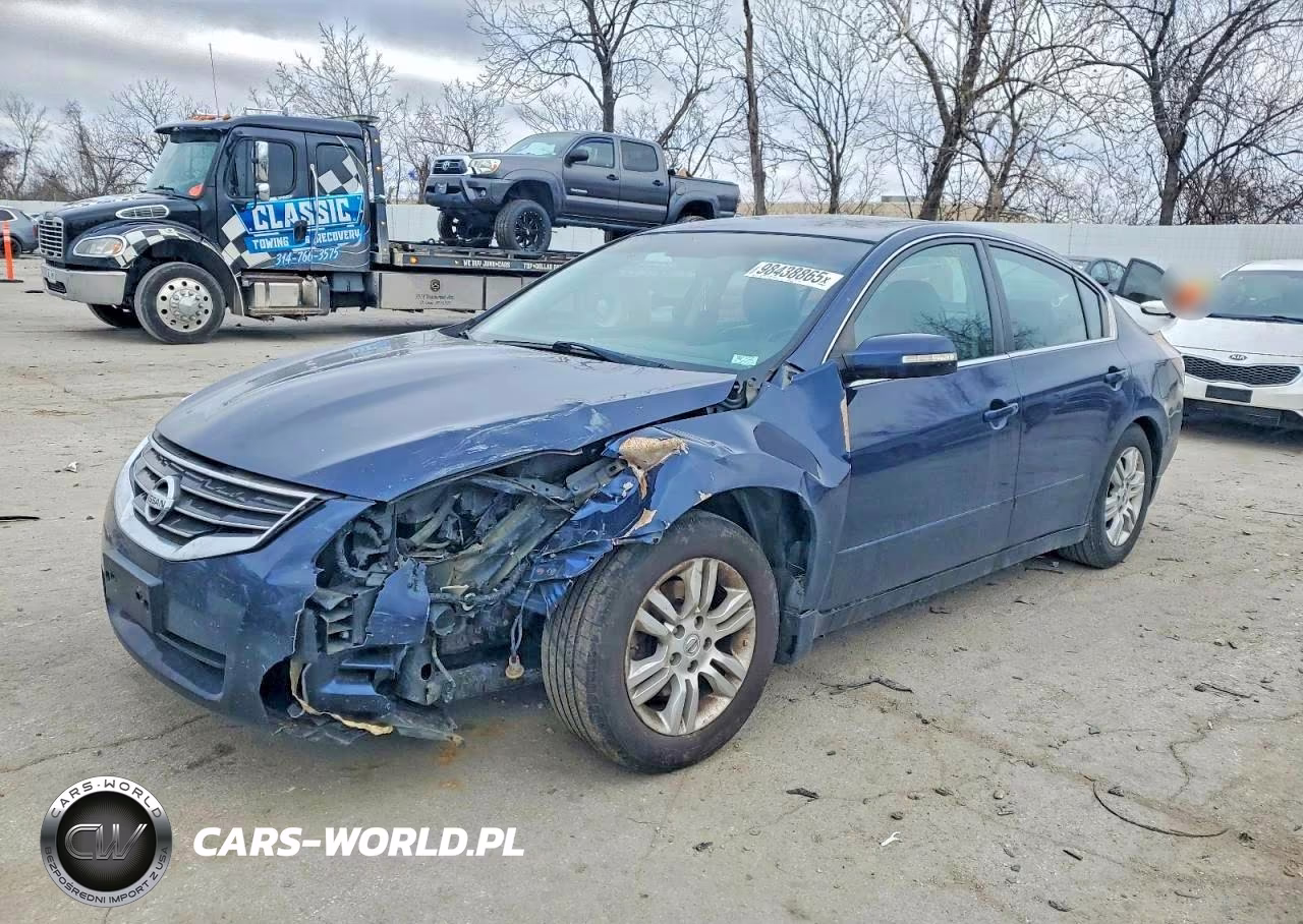 2010 Nissan Altima Base