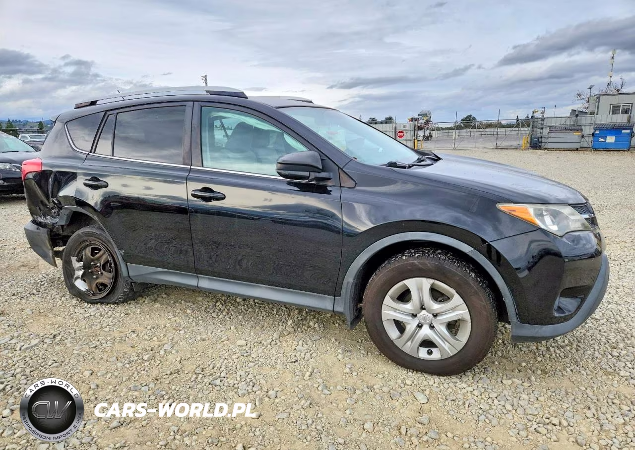 2015 Toyota Rav4 Le VIN:2T3BFREV7FW386839 - 4