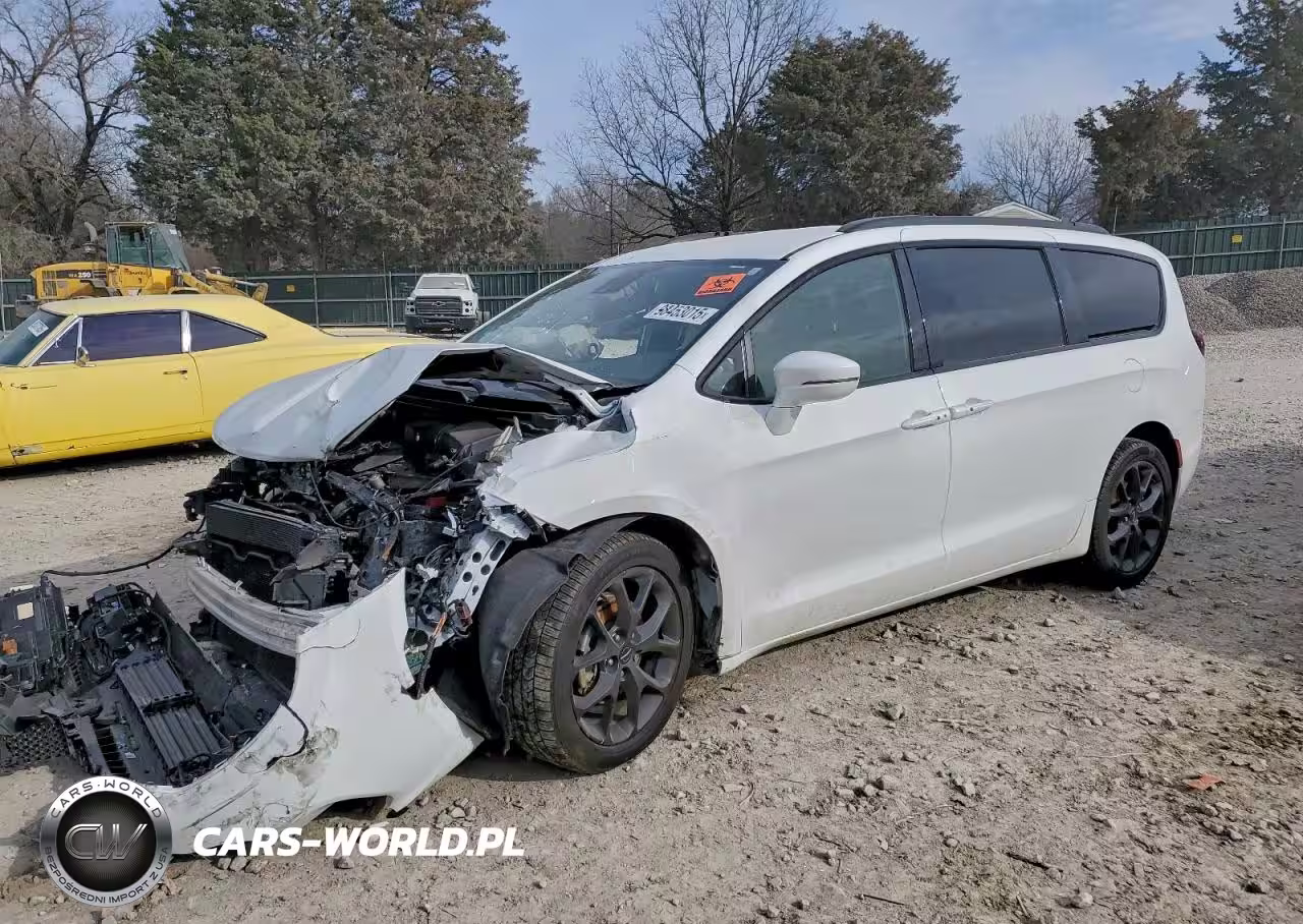 2021 Chrysler Pacifica Touring