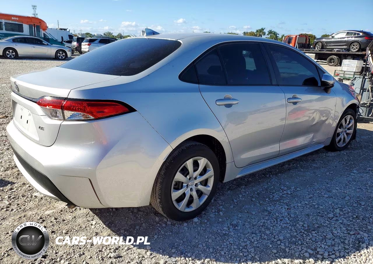 2020 Toyota Corolla Le VIN:5YFEPRAE2LP143526 - 3