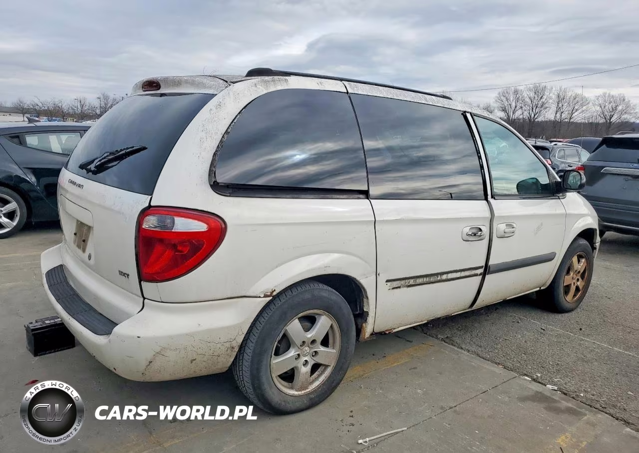 2005 Dodge Caravan Sxt VIN:1D4GP45R35B310764 - 3