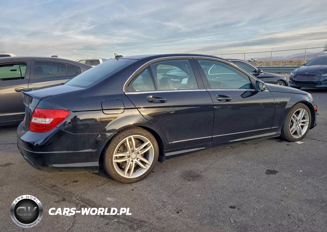 2013 Mercedes-Benz C 250 VIN:WDDGF4HB0DA803813 - 3