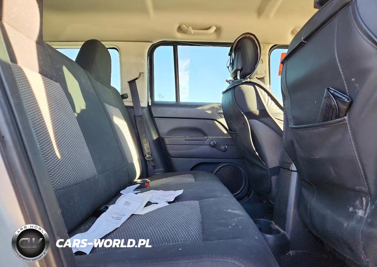 2010 Jeep Patriot Sport VIN:1J4NF2GB9AD580618 - 11