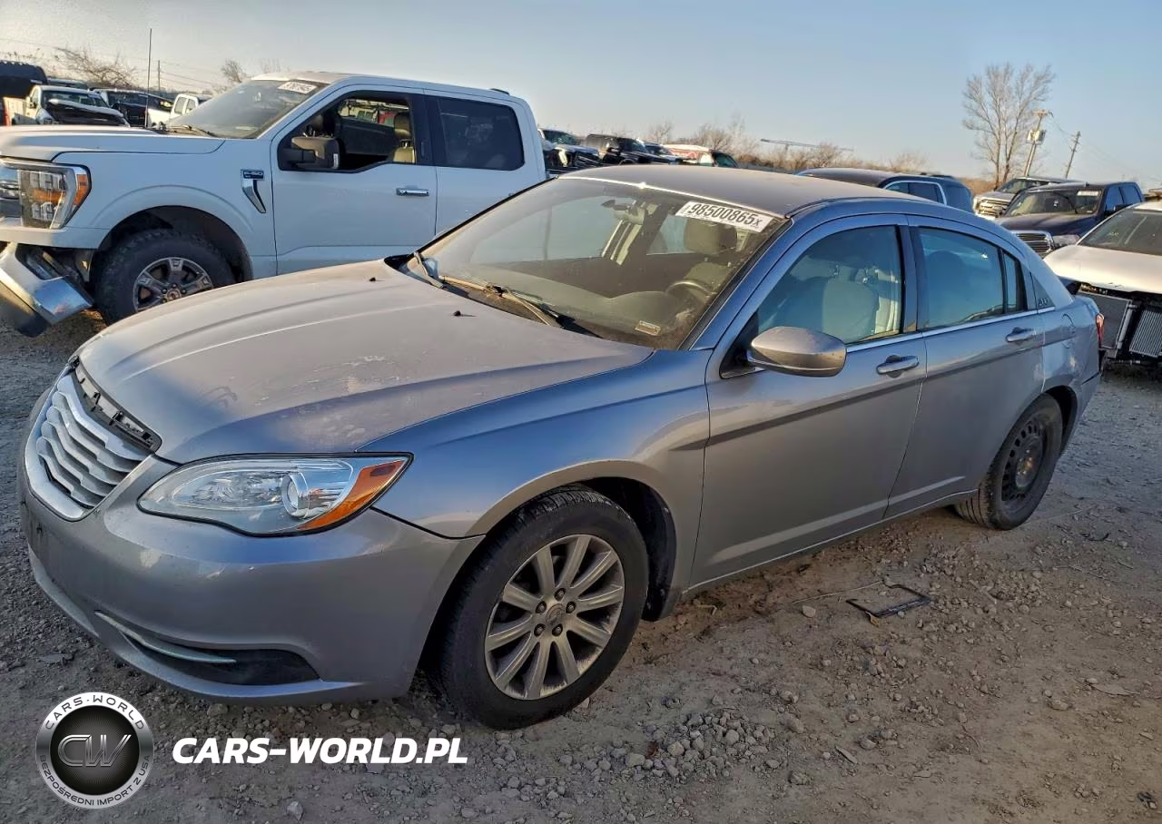 2013 Chrysler 200 Touring – zdjęcie 1 z 13