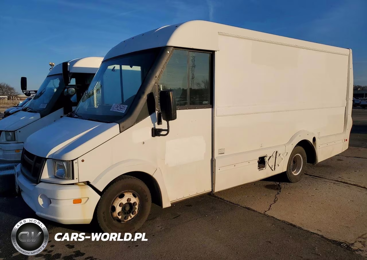 2013 Isuzu Npr Delivery Truck