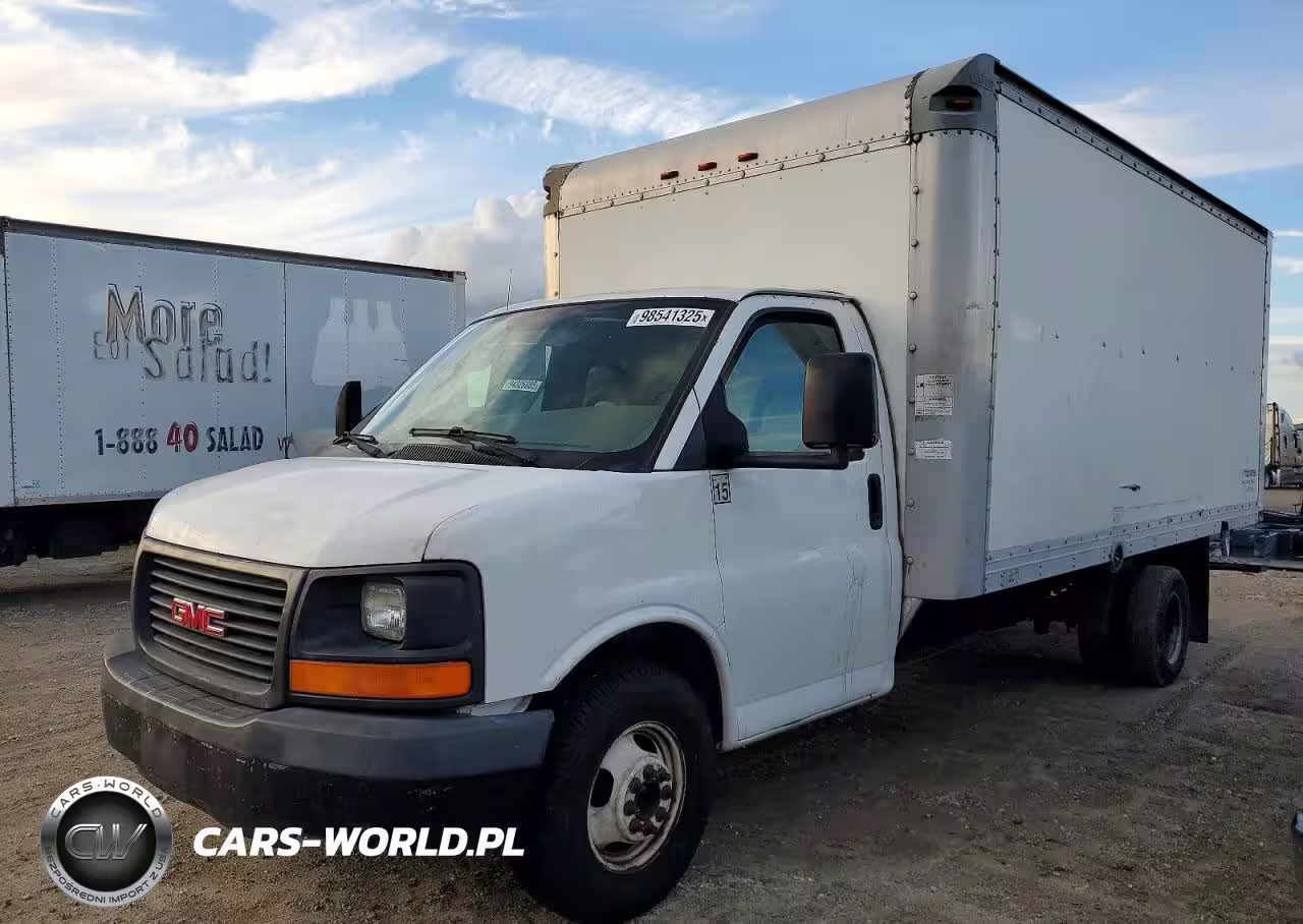 2006 GMC Savana Cut - Box Truck