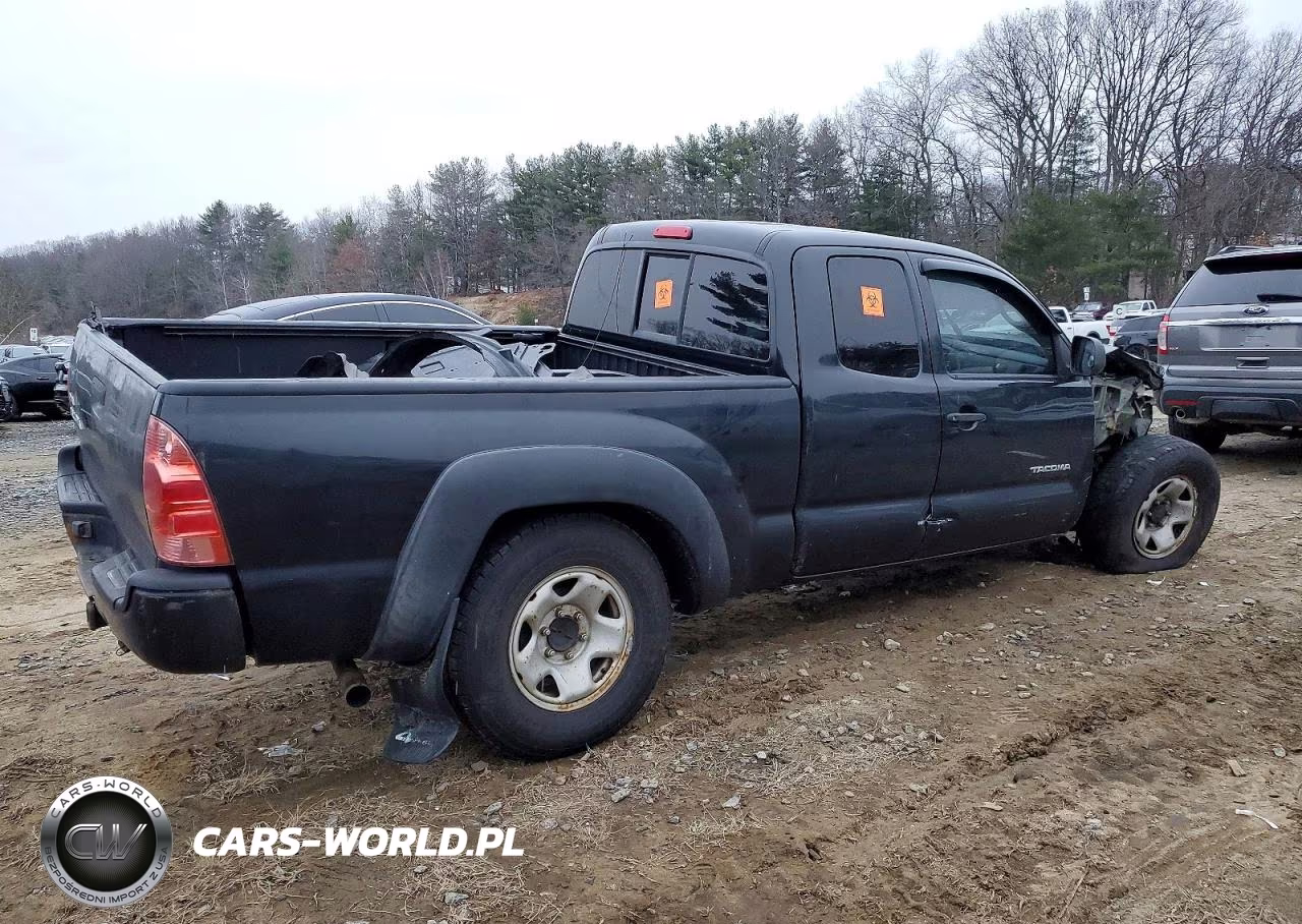 2005 Toyota Tacoma Access Cab VIN:5TEUX42N25Z045820 - 3