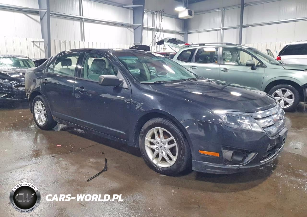 2012 Ford Fusion S VIN:3FAHP0GA3CR438597 - 4