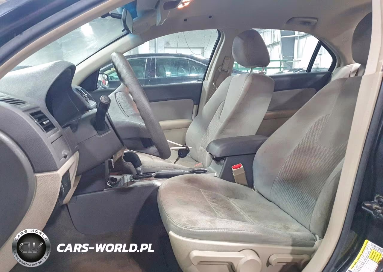 2012 Ford Fusion S VIN:3FAHP0GA3CR438597 - 7