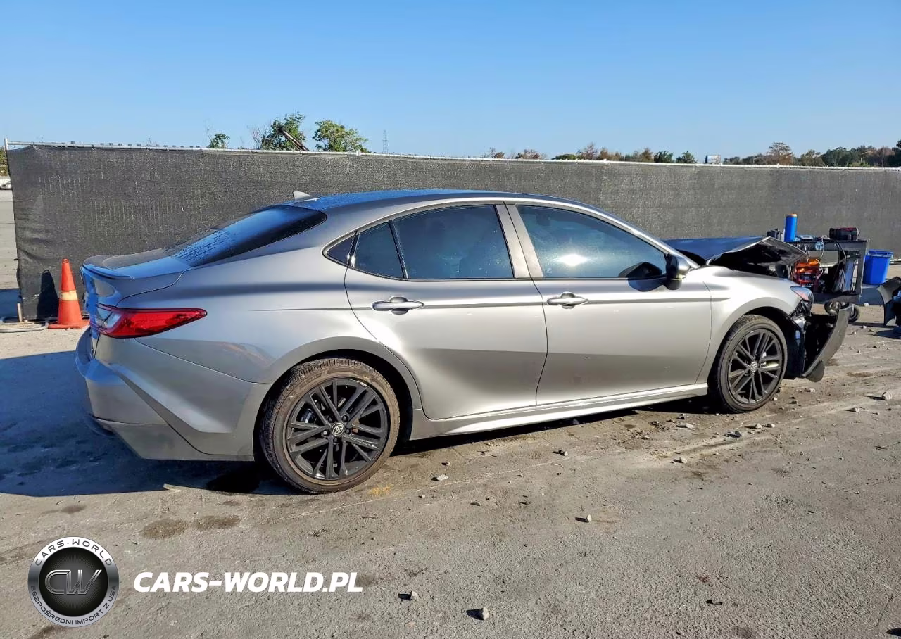 2026 Toyota Camry Se VIN:4T1DAACK5TU662537 - 3