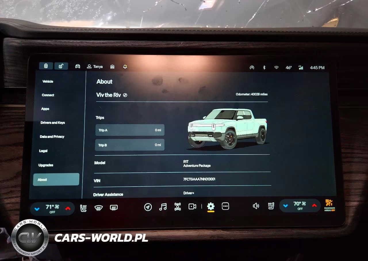 2022 Rivian R1T Adventure VIN:7FCTGAAA7NN013001 - 9