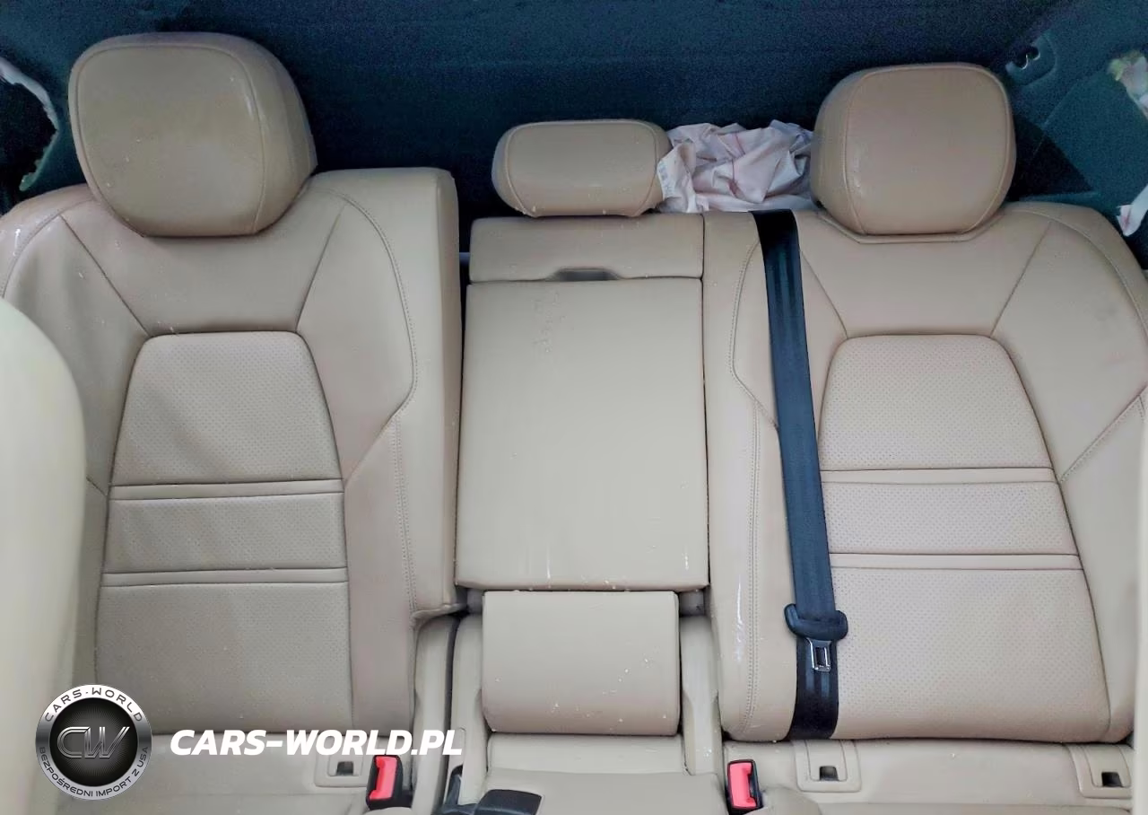 2020 Porsche Cayenne Coupe VIN:WP1BA2AY9LDA47271 - 10
