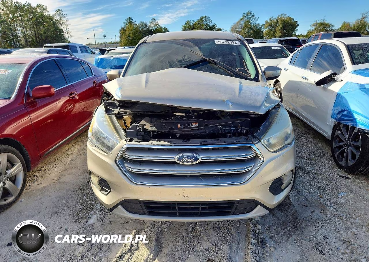 2017 Ford Escape Se VIN:1FMCU0GD2HUE86126 - 5