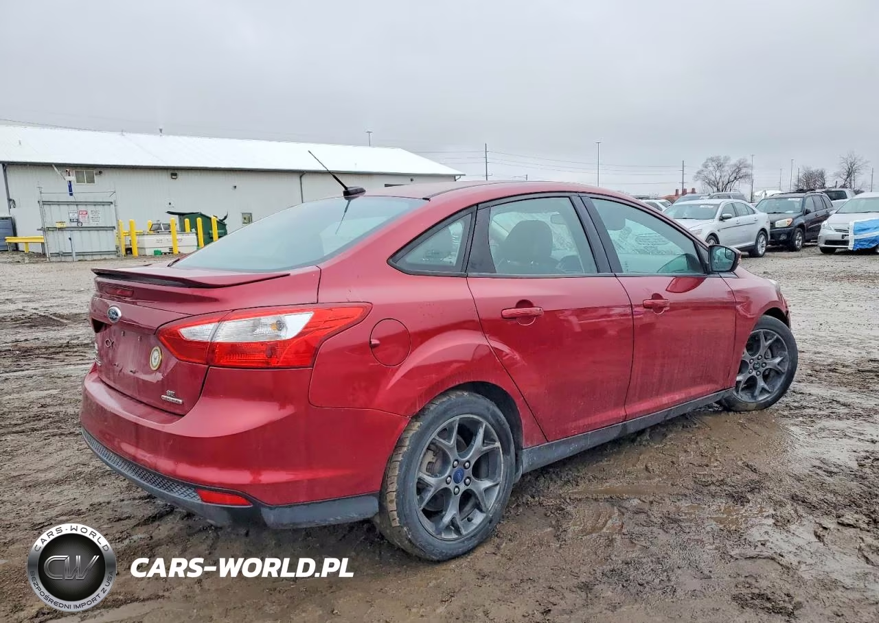 2014 Ford Focus Se VIN:1FADP3F27EL398889 - 3
