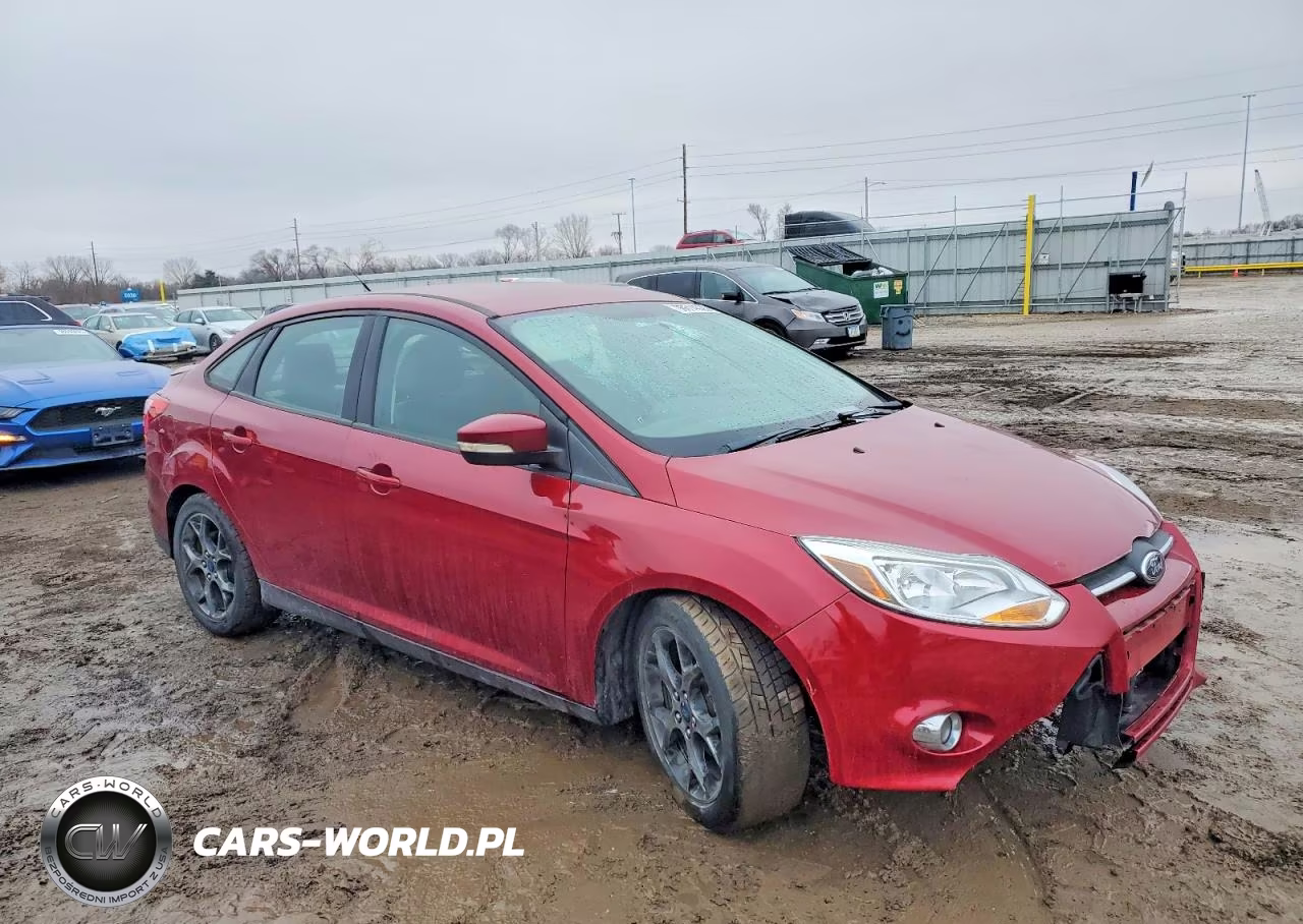 2014 Ford Focus Se VIN:1FADP3F27EL398889 - 4