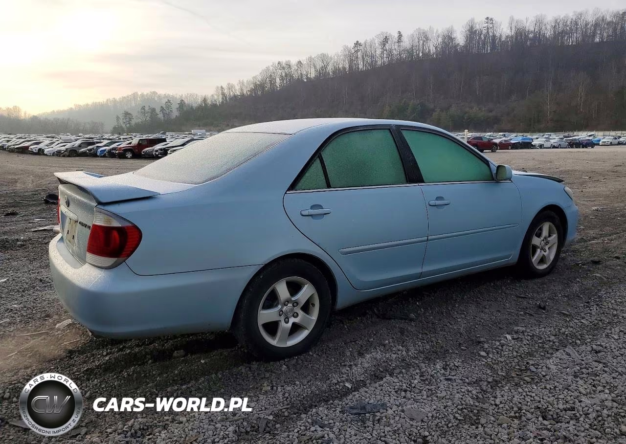 2005 Toyota Camry Le VIN:4T1BE32K75U581485 - 3