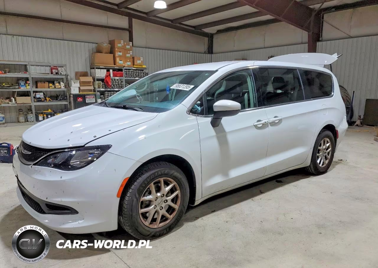 2021 Chrysler Voyager Lx